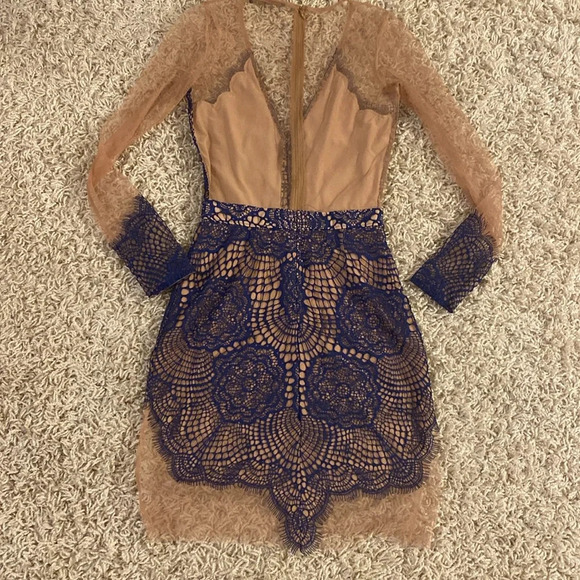 For love and lemons 🍋 dress size small - Picture 7 of 7